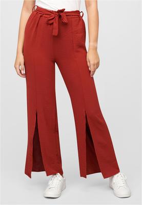 Sommerhose mit seitlich. Schlitzen und Bindegürtel brown L